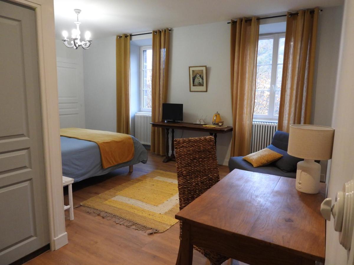 Le Figarelou Bed & Breakfast Thiézac Dış mekan fotoğraf